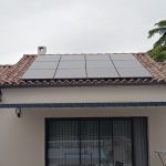alt="vu maison avec photovoltaïque "