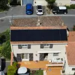 alt="vu du ciel maison avec photovoltaïque 4"