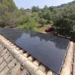 alt="vu du ciel maison avec photovoltaïque 4"