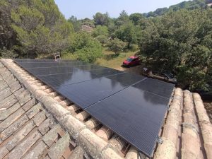alt="panneaux photovoltaïques posés"